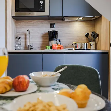 Feelathome Ventas Suites-3